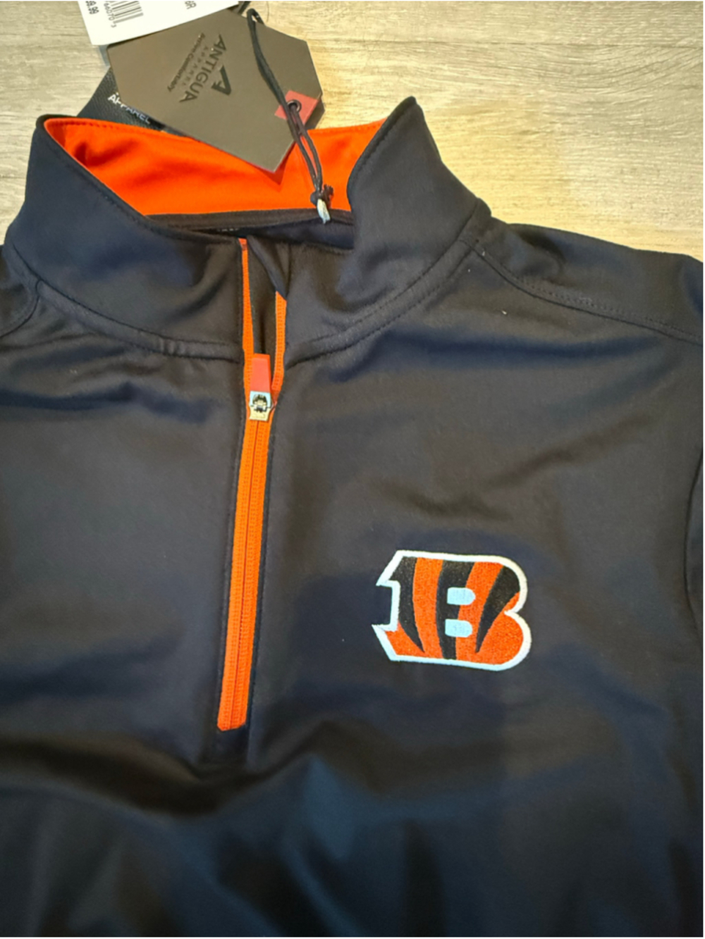 Men's Antigua Cincinnati Bengals 1/4 Zip Sweatshirt Black Orange Size S - Picture 2 of 3